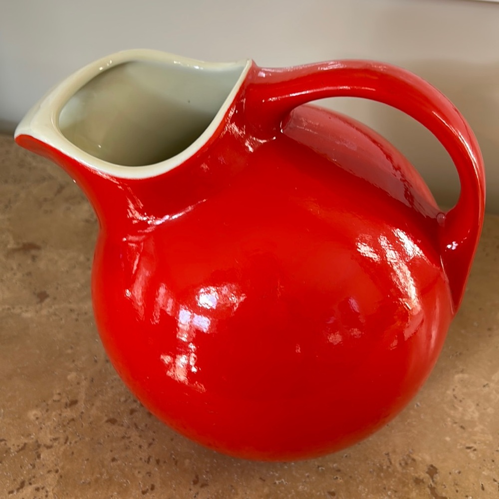 🔥HP🔥VTG Hall’s USA Red Ball Tilt 2 Quart Pitcher